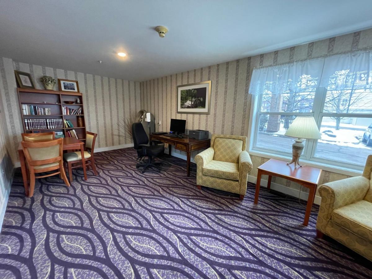 סאות' ברלינגטון Smart Suites, Ascend Hotel Collection מראה חיצוני תמונה