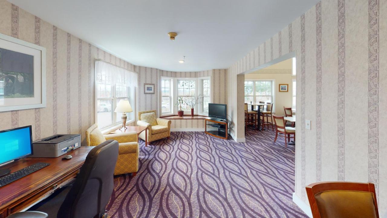 סאות' ברלינגטון Smart Suites, Ascend Hotel Collection מראה חיצוני תמונה