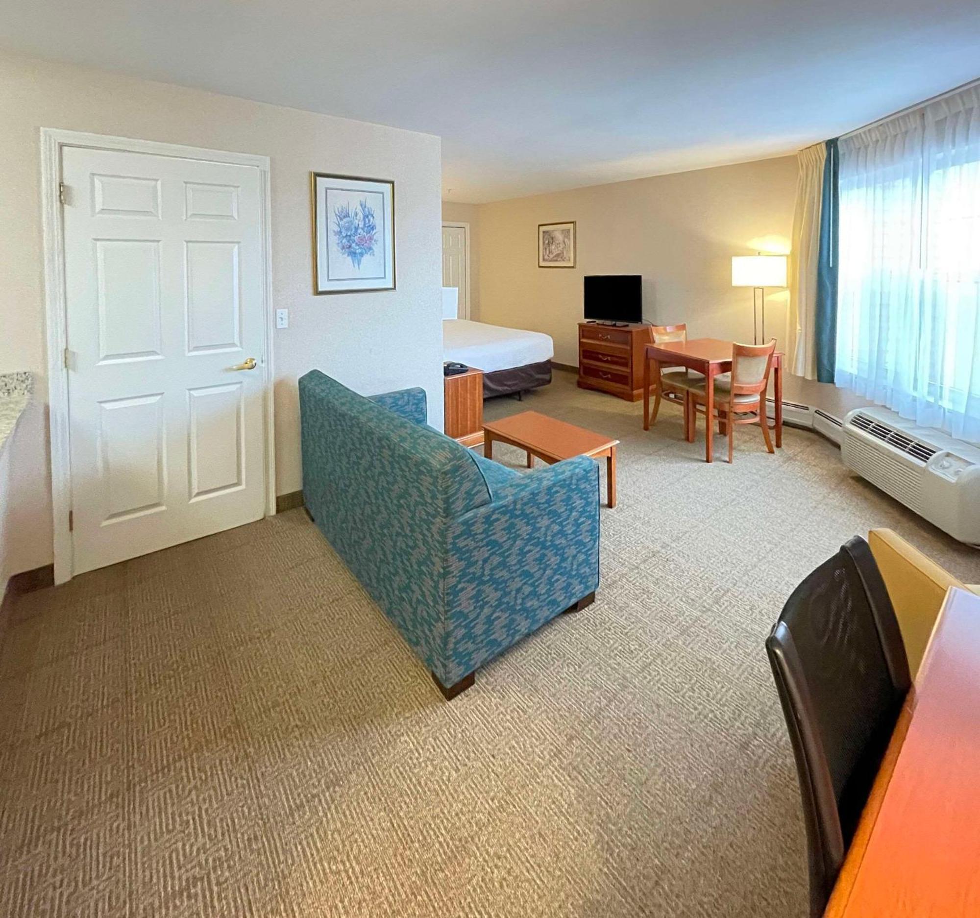 סאות' ברלינגטון Smart Suites, Ascend Hotel Collection מראה חיצוני תמונה