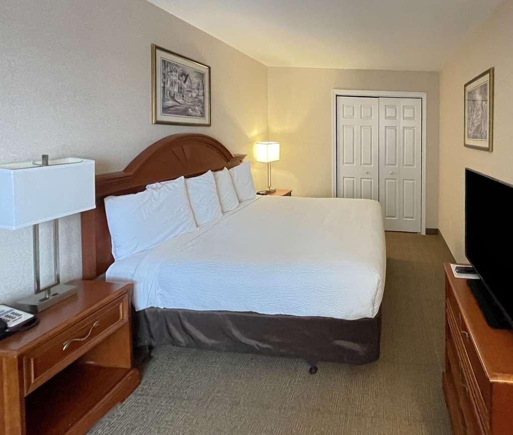 סאות' ברלינגטון Smart Suites, Ascend Hotel Collection חדר תמונה