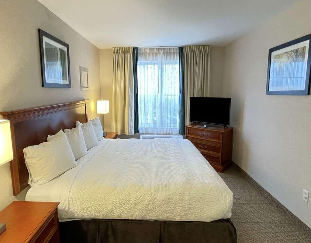 סאות' ברלינגטון Smart Suites, Ascend Hotel Collection חדר תמונה