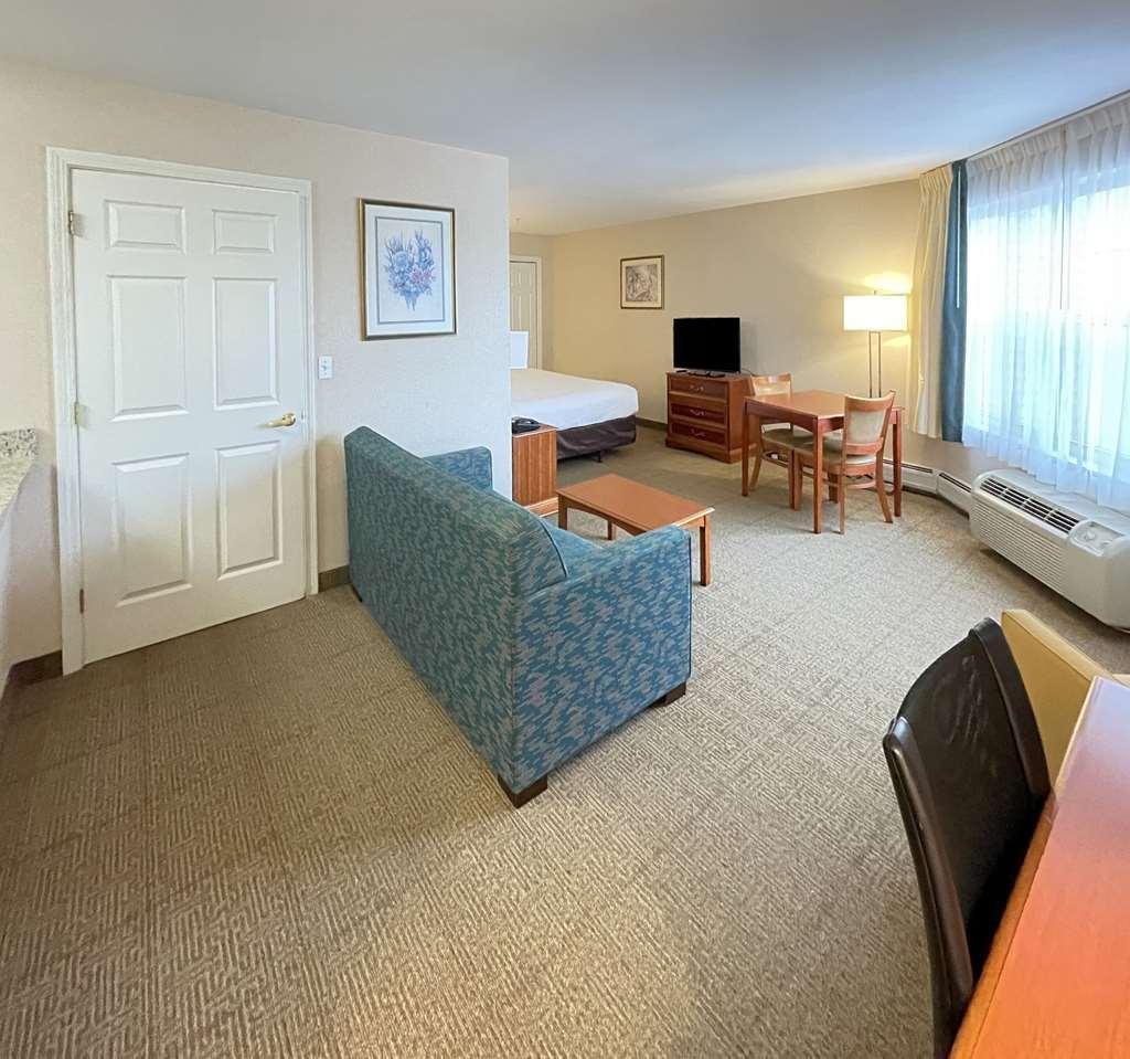 סאות' ברלינגטון Smart Suites, Ascend Hotel Collection חדר תמונה
