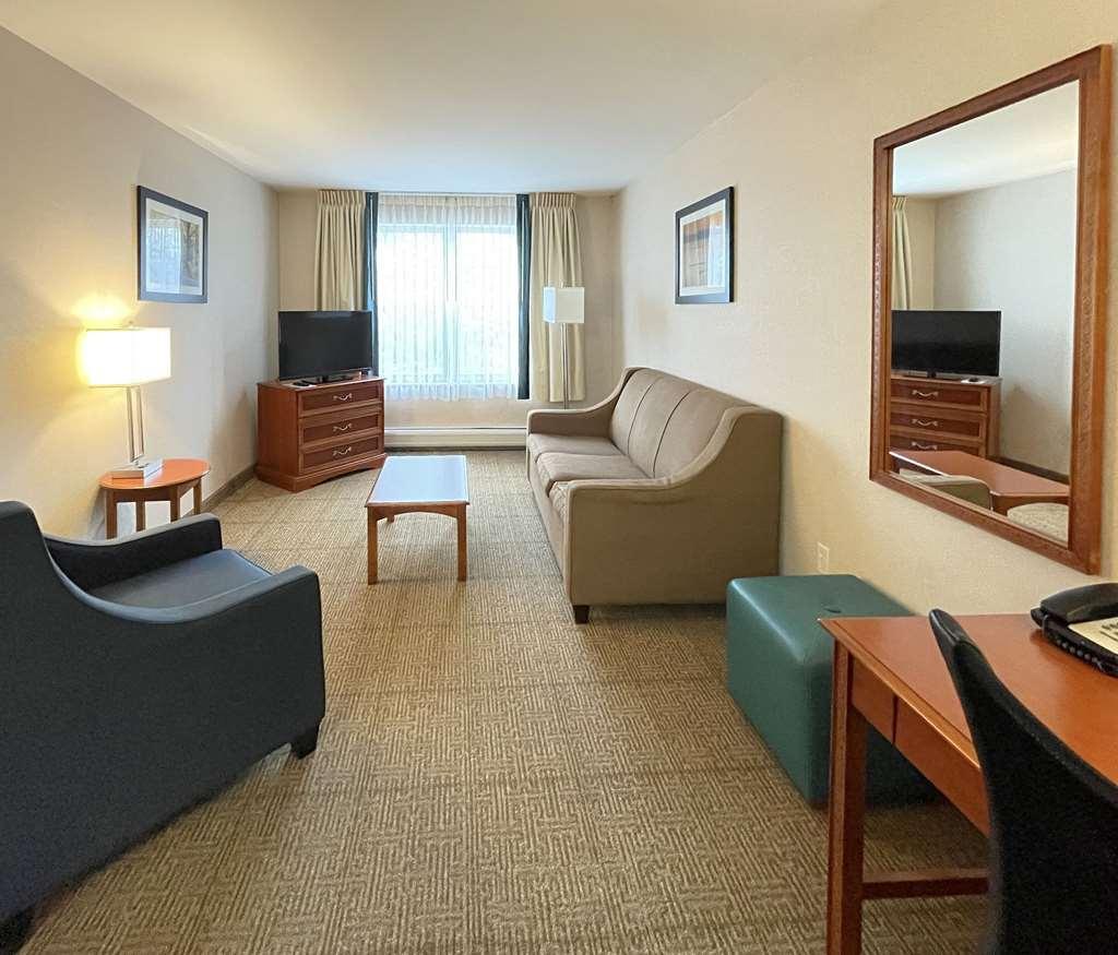 סאות' ברלינגטון Smart Suites, Ascend Hotel Collection חדר תמונה